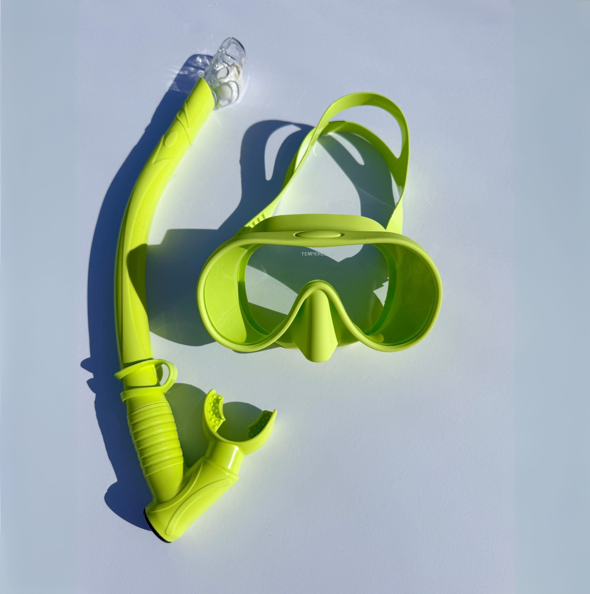 Green mask and dive snorkel set