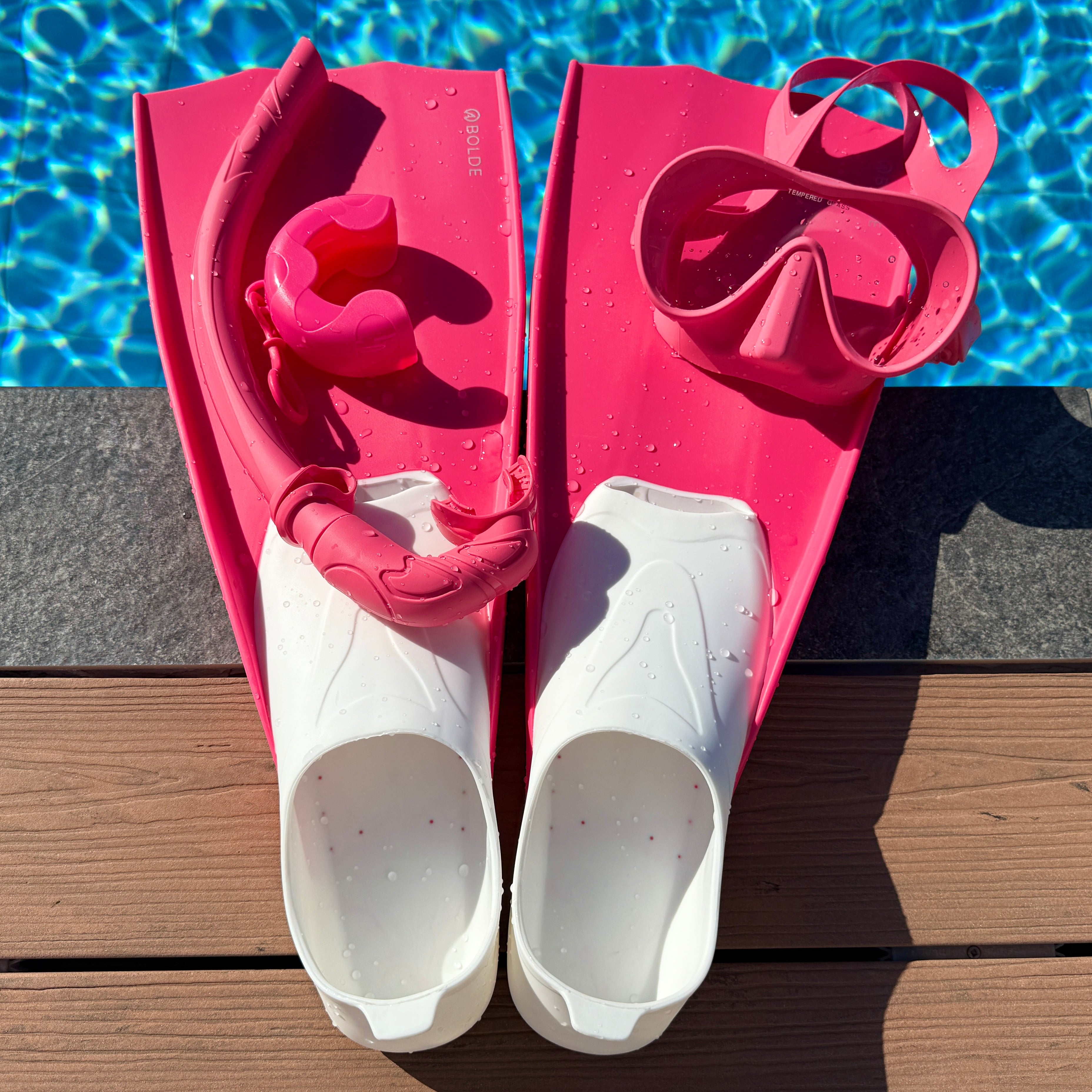 BOLDE hot pink dive fins, dive mask and snorkel set