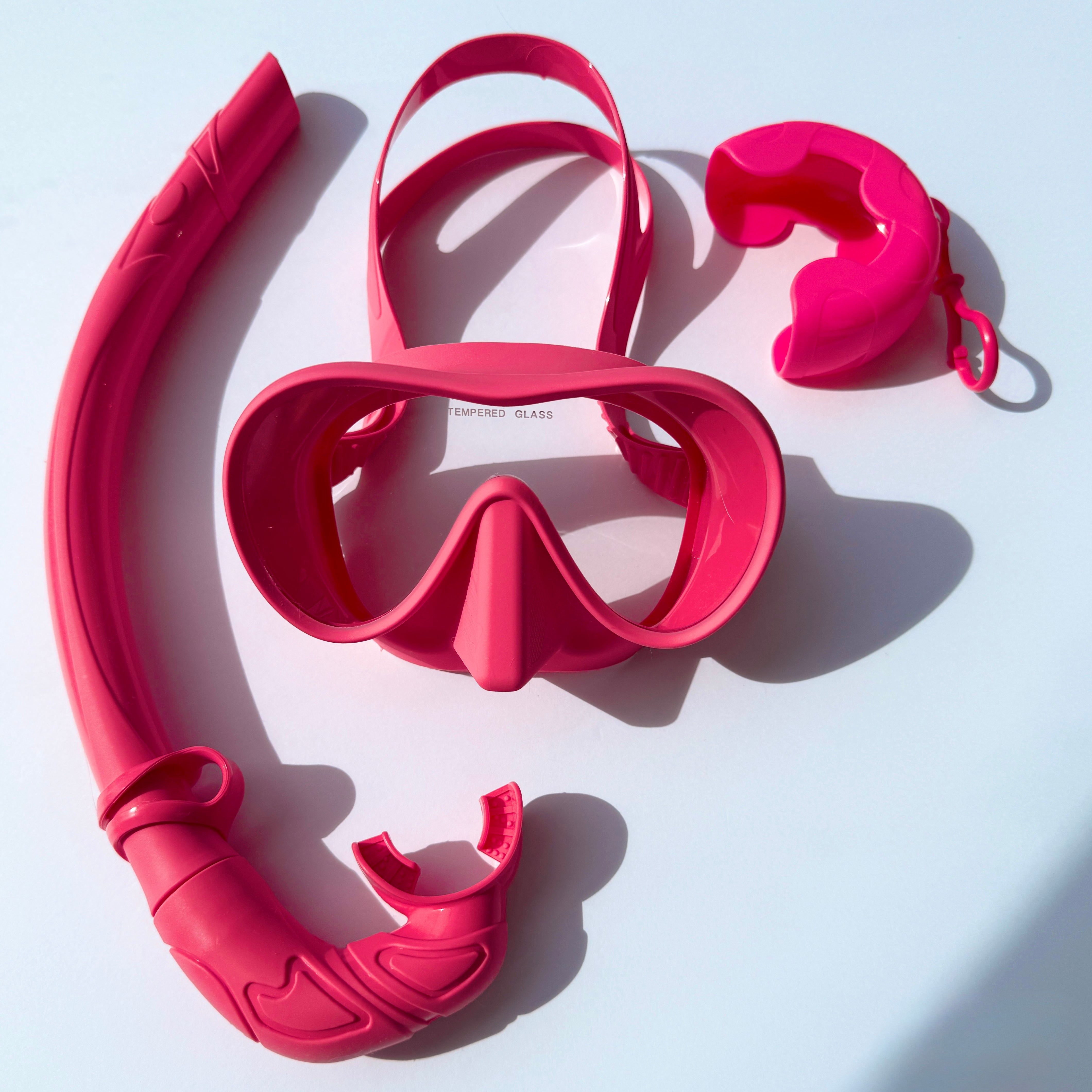 BOLDE hot pink dive mask and snorkel set