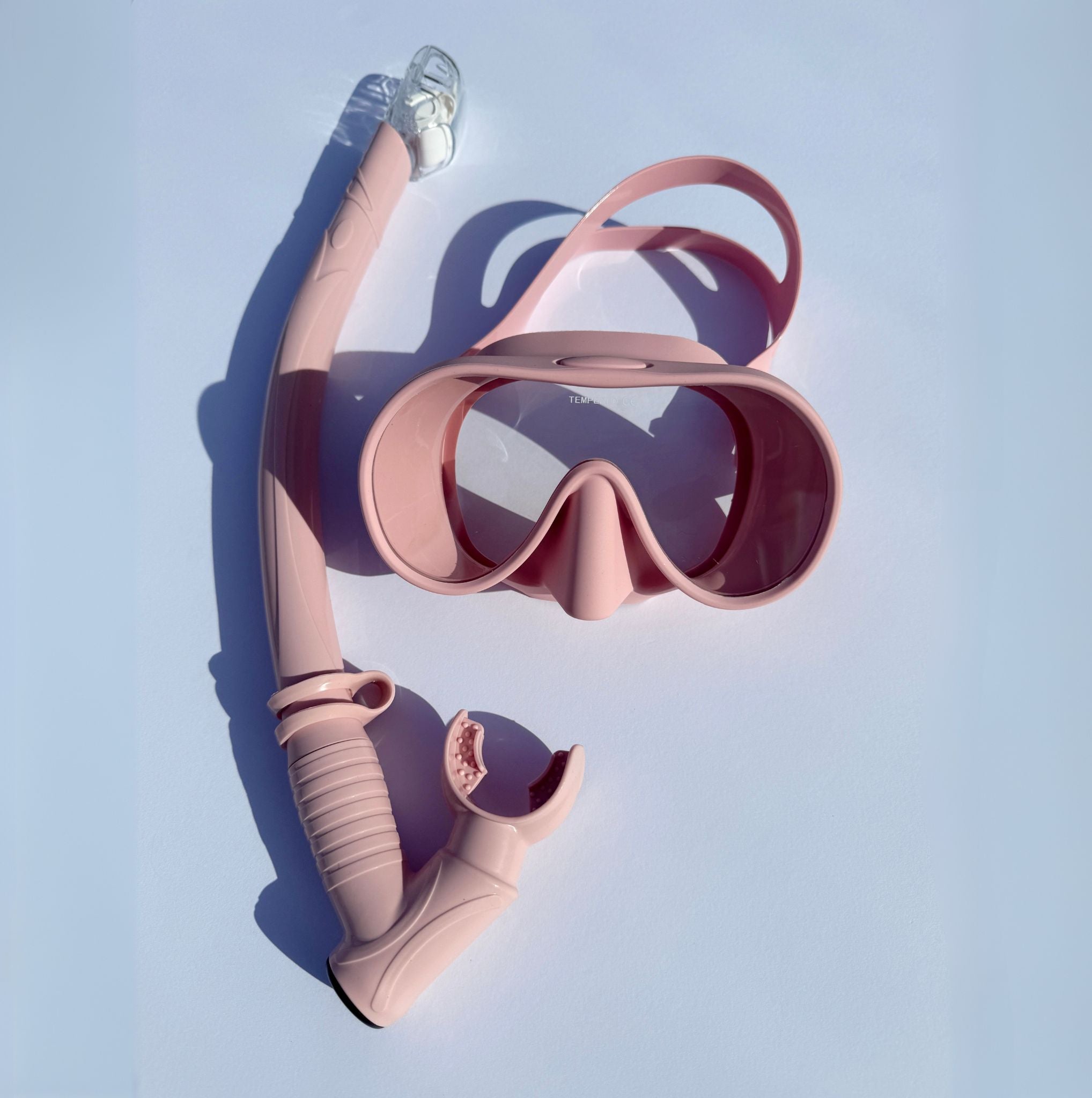 Pink mask and dive snorkel set