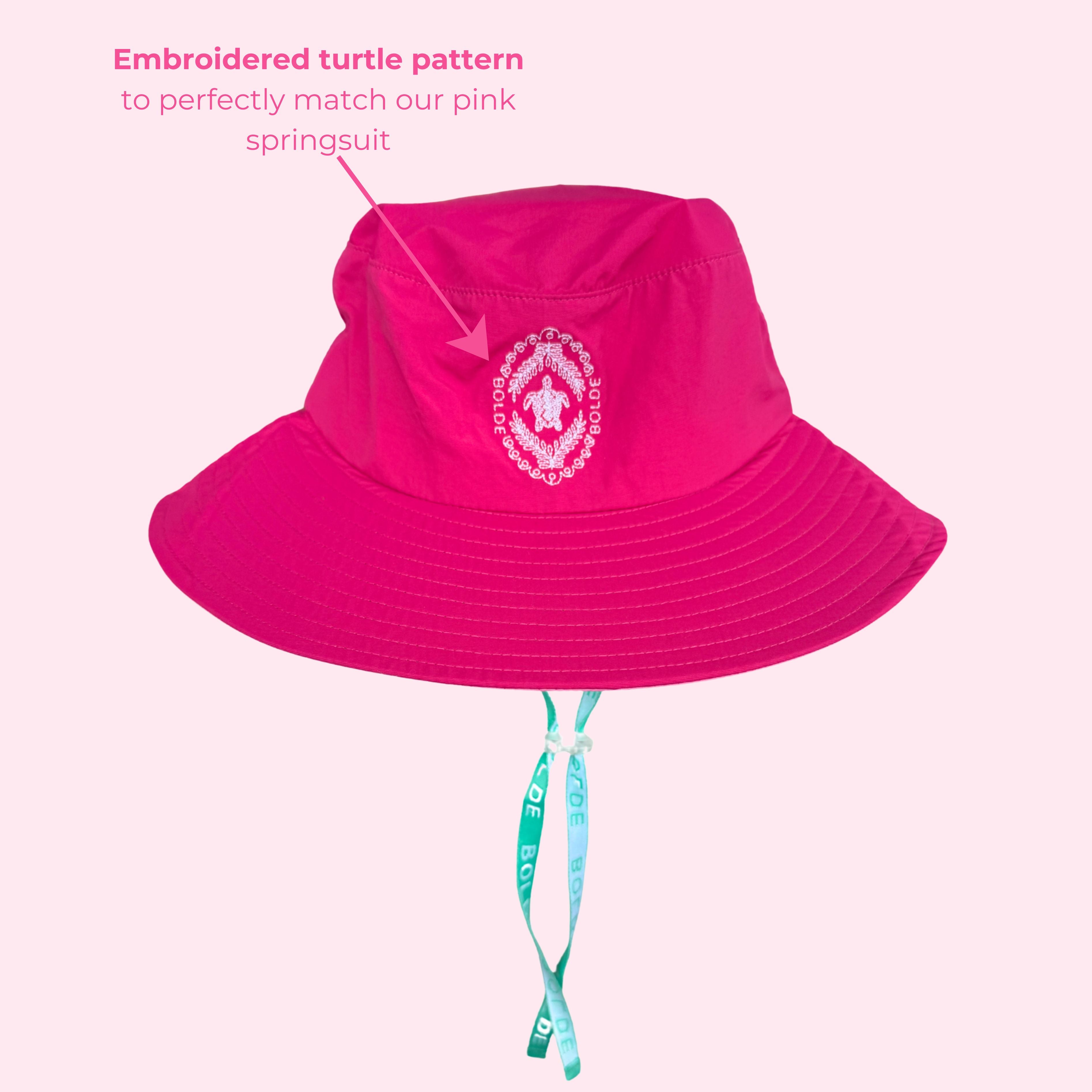 BOLDE beach hat in pink with embroidered turtle pattern