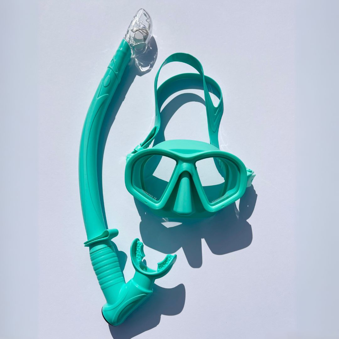 turquoise double lens mask and snorkel