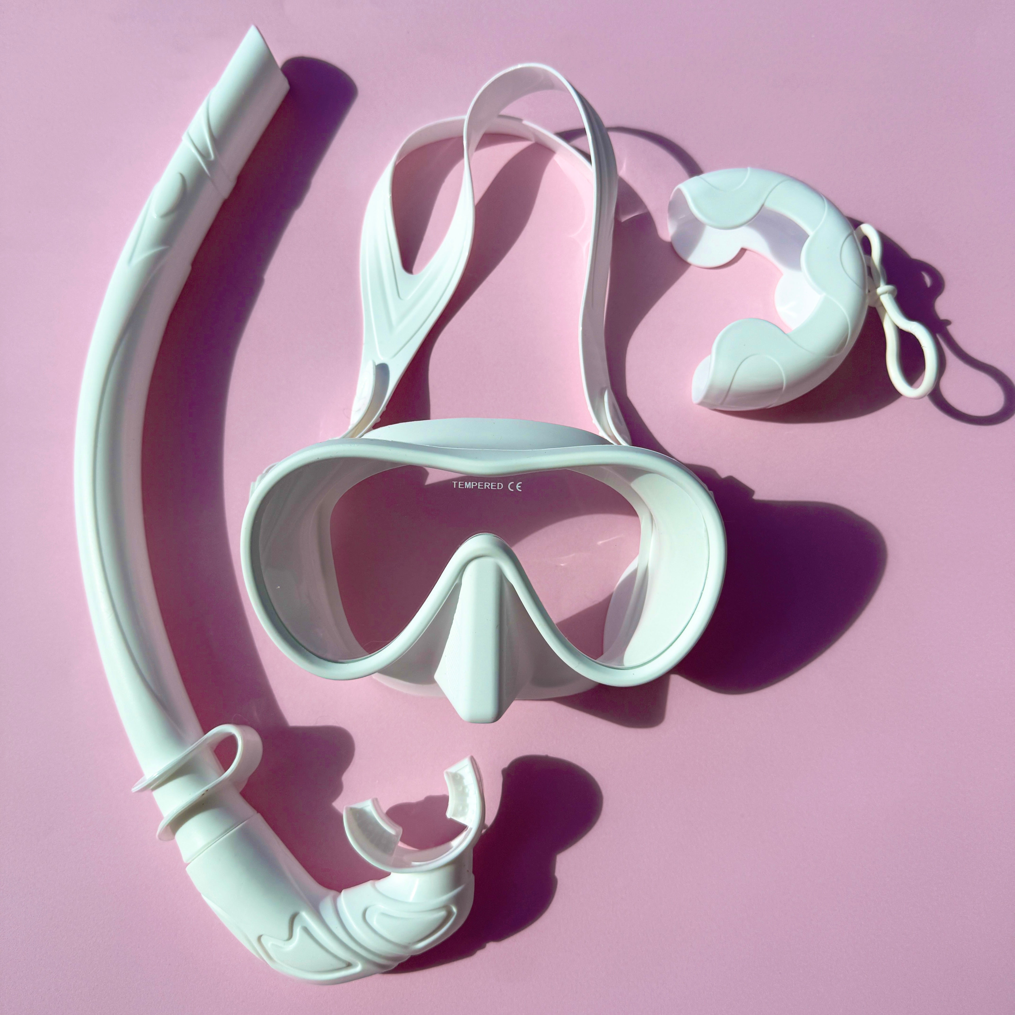 BOLDE white diving mask and snorkel set